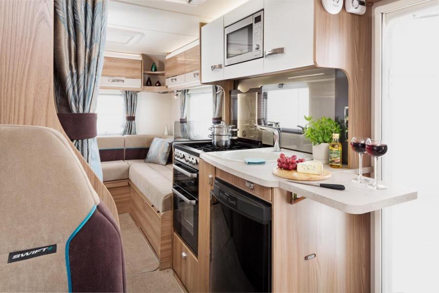 Интерьер Swift Motorhomes Esprit 496 2015 года  (фото 4 из 5)